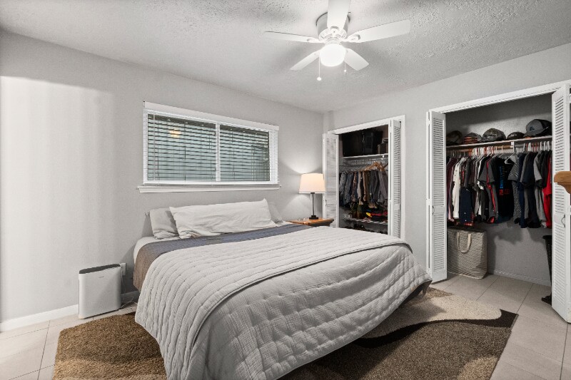 Building Photo - 25818 Leafywood Dr