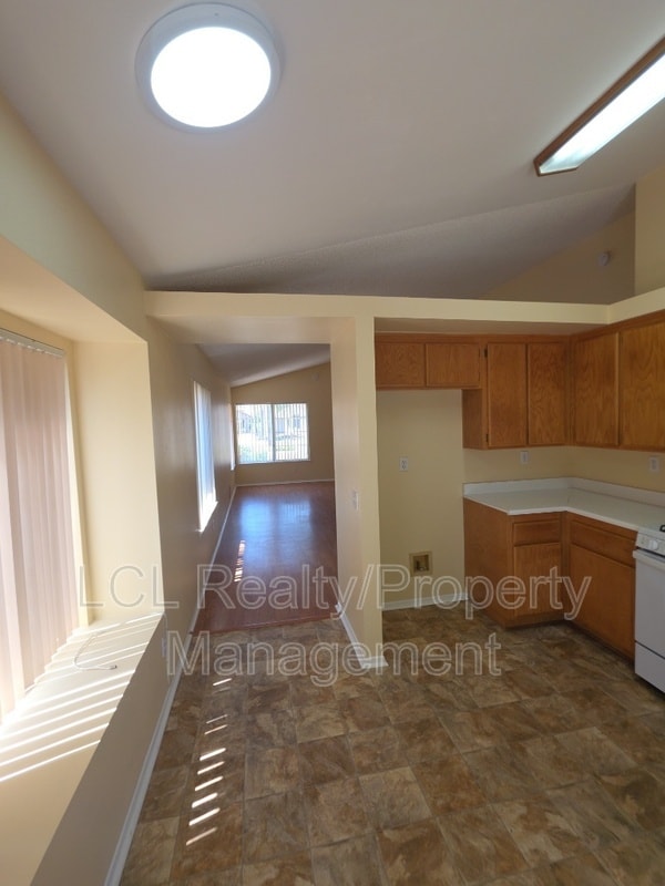 Building Photo - 25673 Hillman Ct