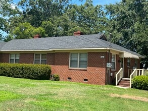 Building Photo - 901 Parrott Ave