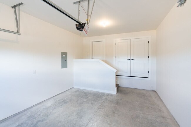 Building Photo - Brand New 2 Bedroom Duplex in SW Redmond