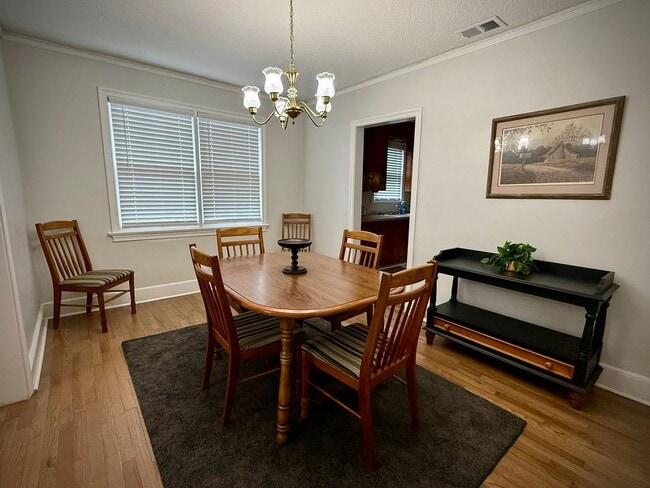 Building Photo - SHORT TERM AVAILABLE [Shandon]