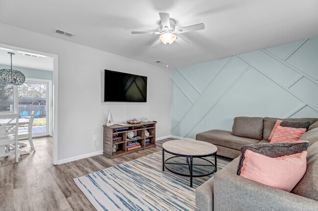 Building Photo - 601 Rheims Way