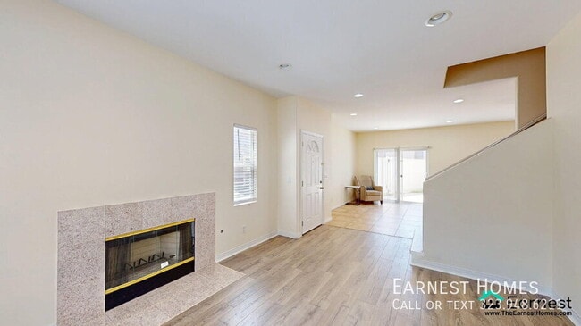 Building Photo - 20300 Vanowen St