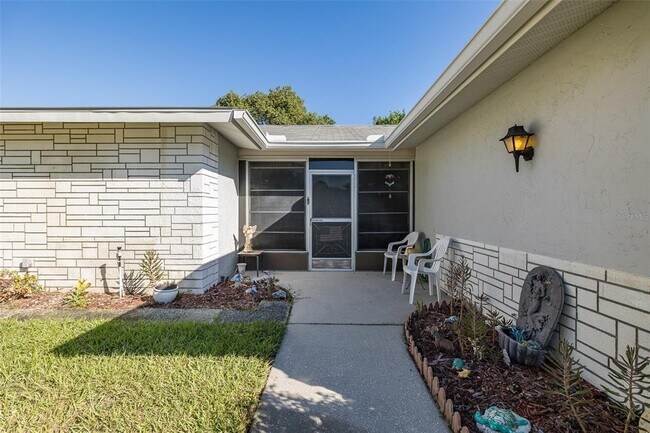 Building Photo - 8015 San Fernando Dr