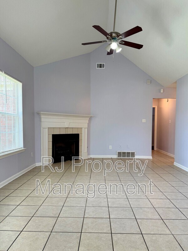 Building Photo - 5353 Farm Ridge Dr