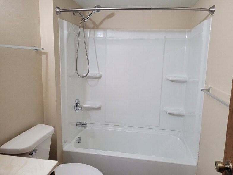 Building Photo - 2022 Sylvan Way