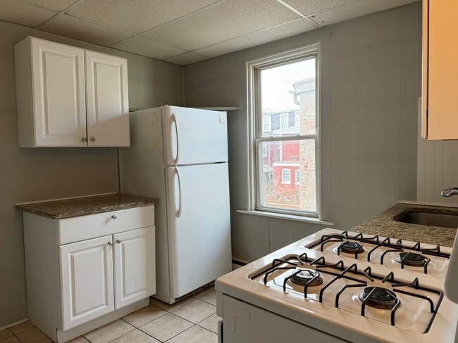 Building Photo - 218 E Liberty St