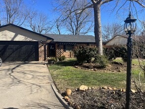 Building Photo - 1604 SE Jarman Ave