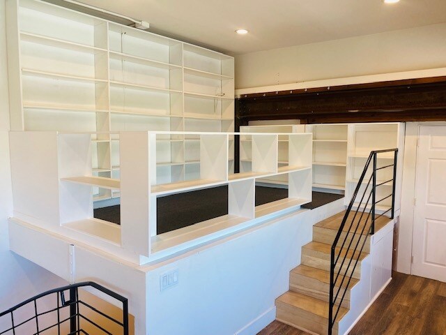 Building Photo - 5432 W Washington Blvd