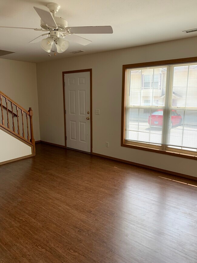 Building Photo - 813 E Franklin St