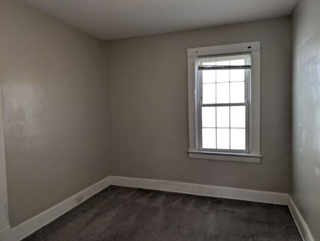 Building Photo - 1476 W 107th St