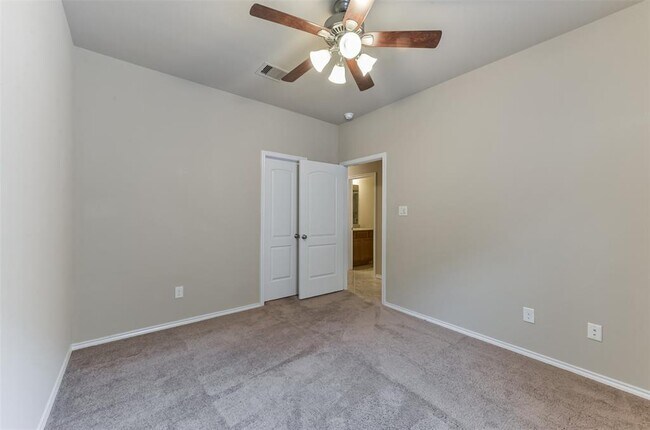 Building Photo - 248 Clementine Ct