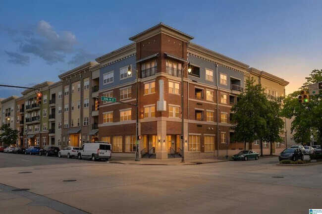 Building Photo - 2020 5th Ave S