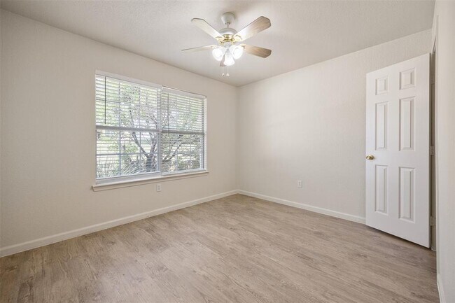 Building Photo - 21513 Pershing Ave