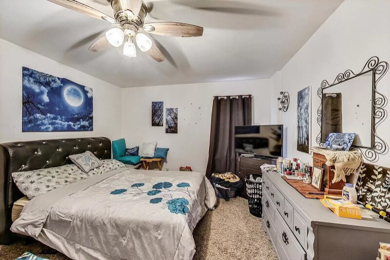 Building Photo - 2402 S 83rd St