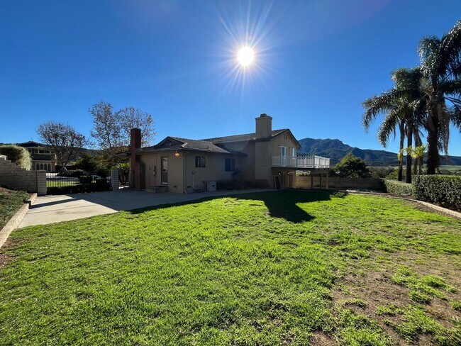 Building Photo - MOUNTAIN VIEWS!! Newbury Park 4+2.5 w/family rm, 2 fireplaces, cul-de-sac!