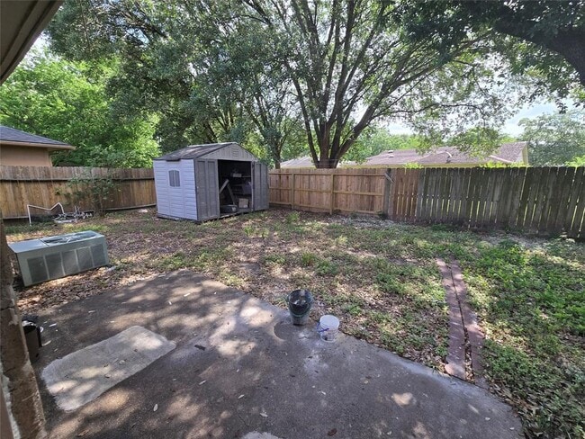 Building Photo - 10711 Forest Leaf Dr
