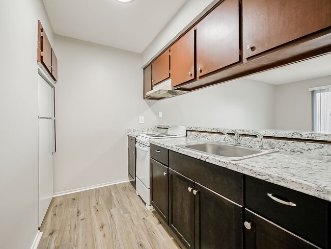 Building Photo - 1498 Nancywood Dr