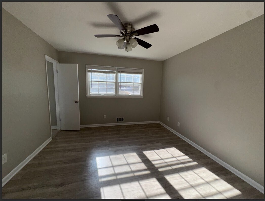 Jack & Jill Bed2 - 2475 Freydale Rd SE