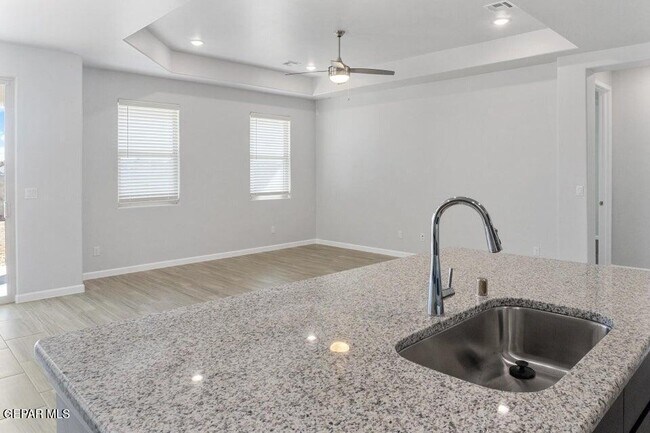 Building Photo - 512 Twilight Dr