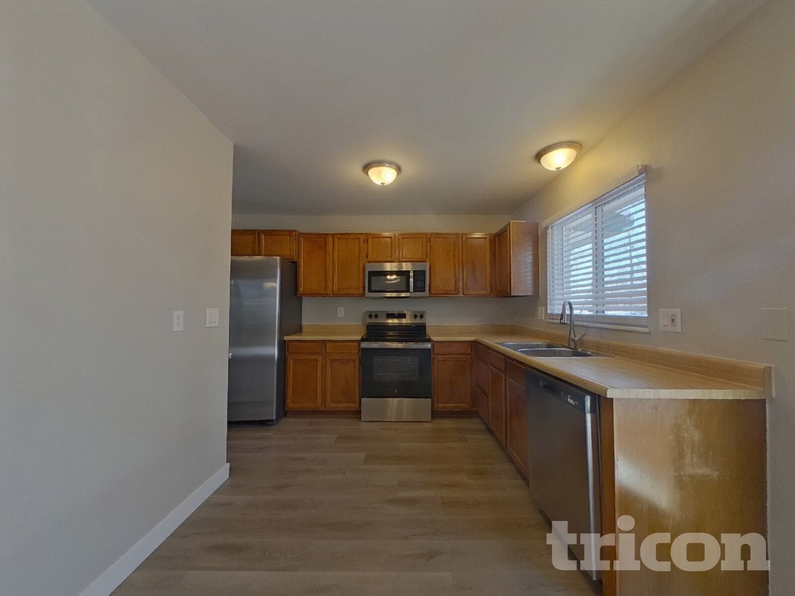 Building Photo - 2882 Dickens Dr