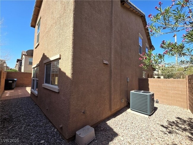 Building Photo - 11150 Ranch Valley St