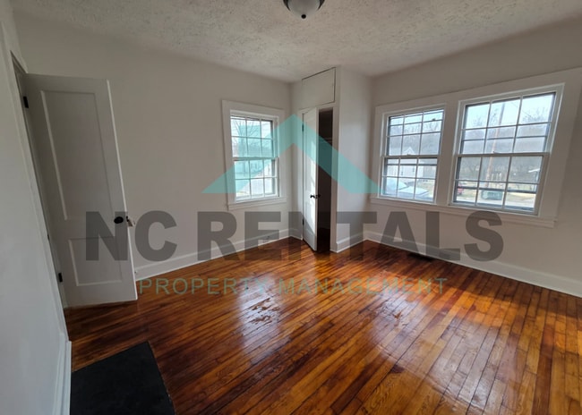 Building Photo - 1318 Front St