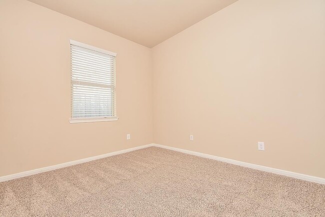 Building Photo - 8806 Alicia Dr