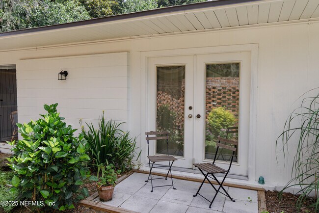 Building Photo - 1345 Orange Cir S