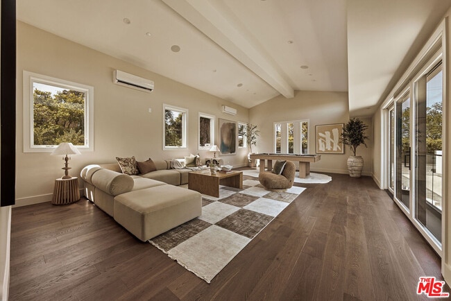 Building Photo - 16838 Oak View Dr