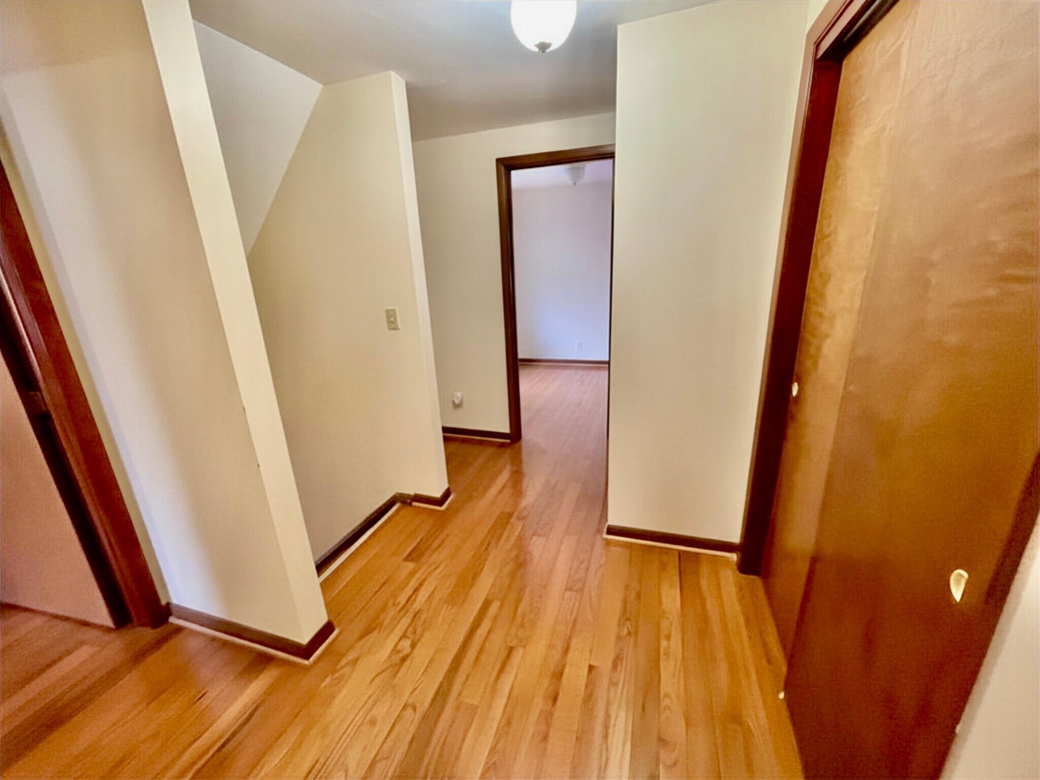 Building Photo - 227 Sunshine Dr