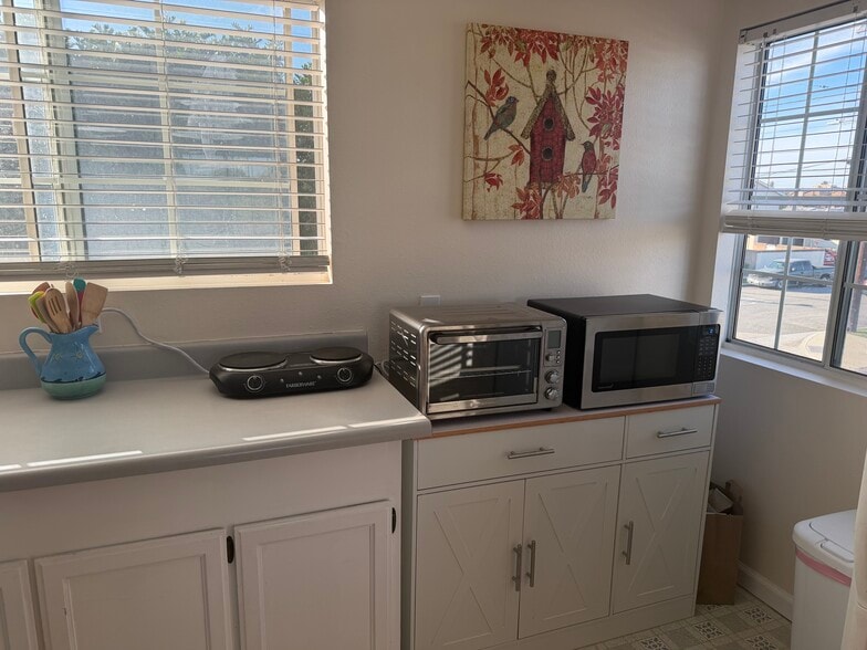 Cooking Appliances - 14902 Eastwood Ave