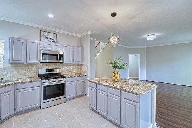 Building Photo - 427 Birch Hill Dr
