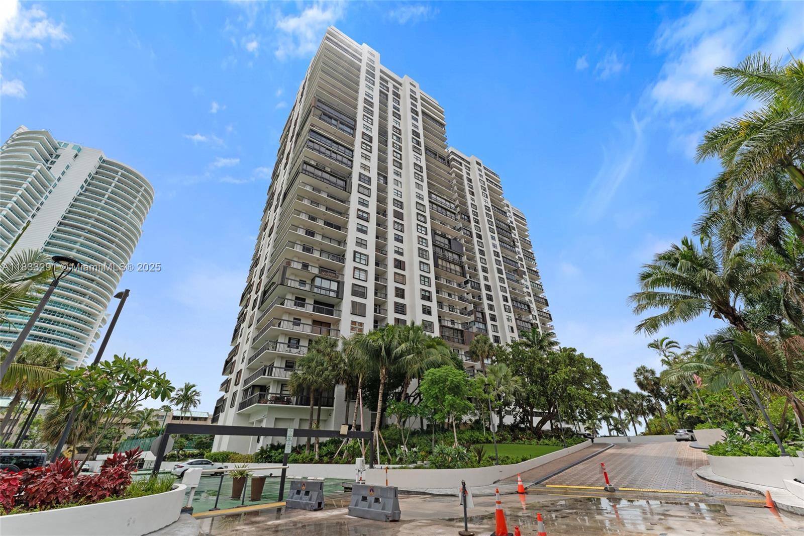 Building Photo - 2333 Brickell Ave