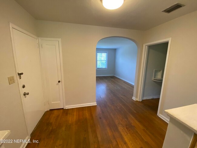 Building Photo - 1245 Belmont Terrace