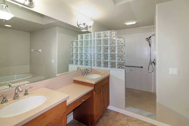 Building Photo - San Lino Annual Condo for Rent