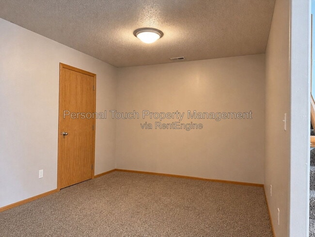 Building Photo - 4260 39th Ave S
