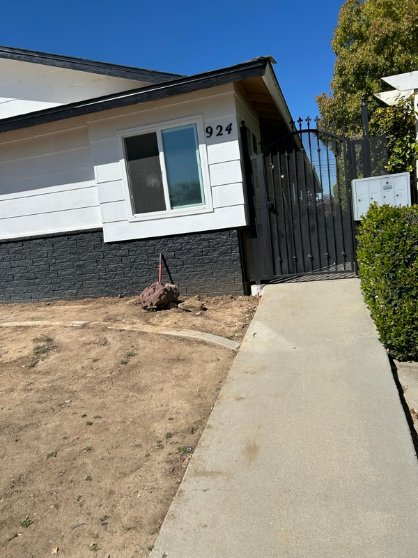 Building Photo - 924 Day Ave