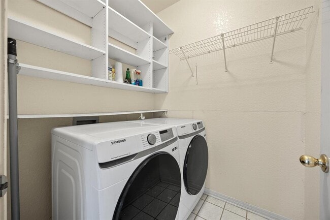 Building Photo - 1100 Silverton Ct