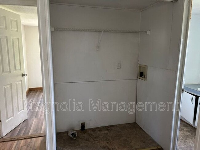 Building Photo - 31 S Oliver Dr
