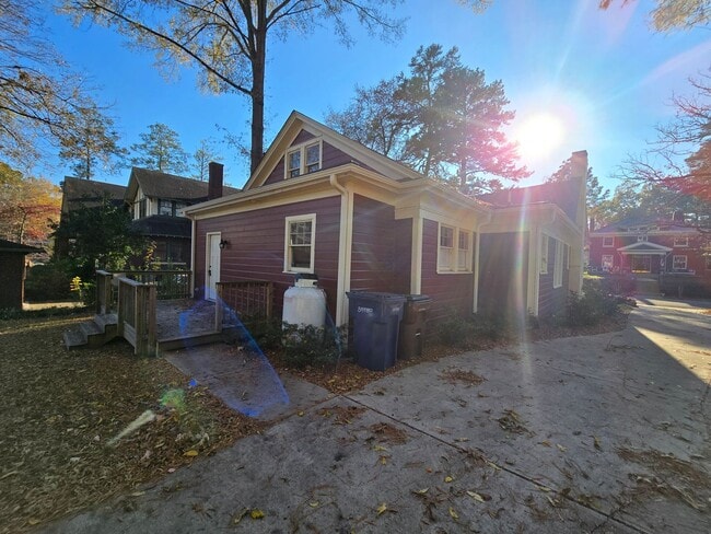 Building Photo - NEW LISTING!!!!!