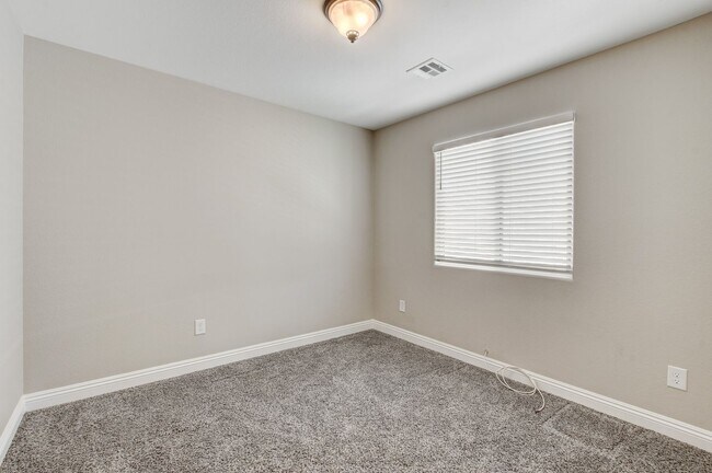 Building Photo - Providence Las Vegas 3 Bed and 3 Bath Home with Gated Community, Modern Upgrades & Resort-Style A...