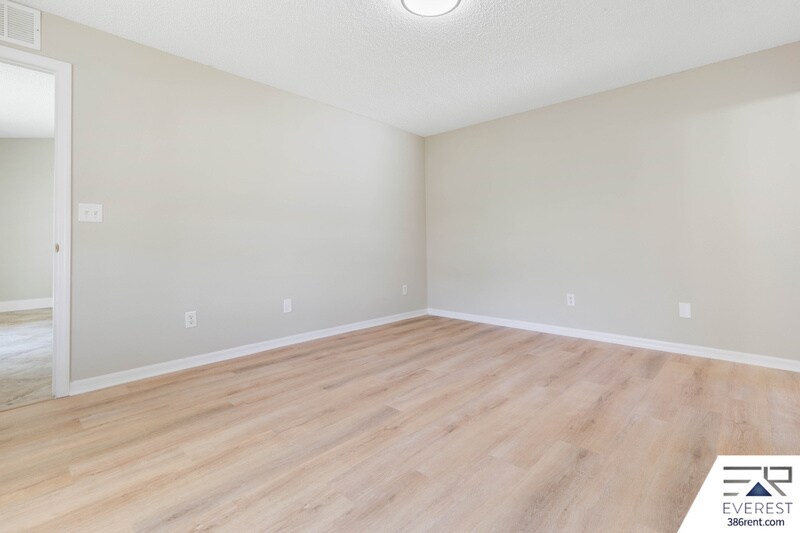 Building Photo - 273 Beachway Dr