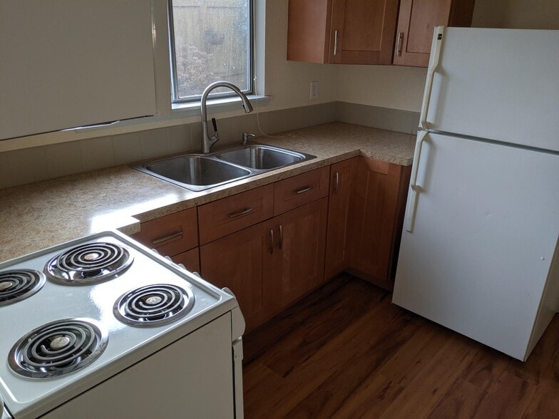 Building Photo - 434 3rd Ave N