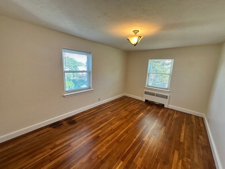 Building Photo - 186 Summit Ave