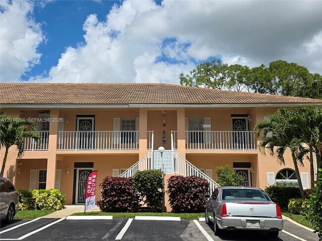 Building Photo - 575 Augusta Blvd