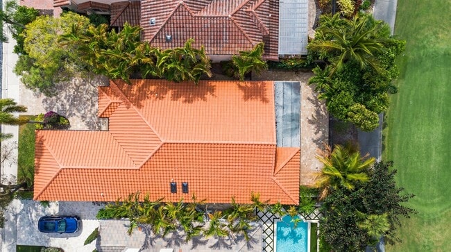 Building Photo - 2055 Regents Blvd