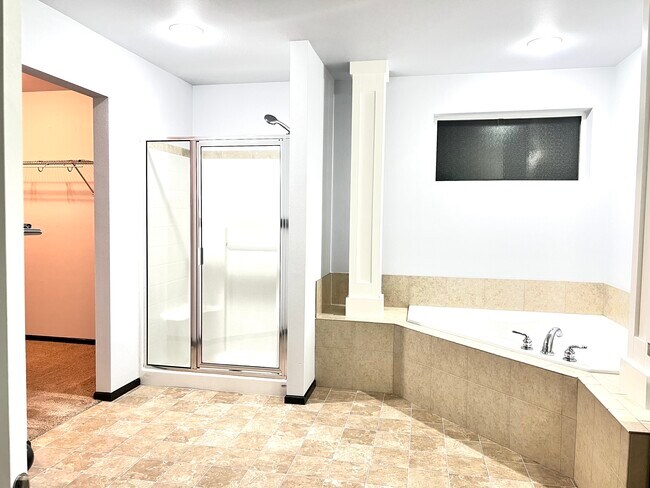 Building Photo - 5815 148th Pl NE