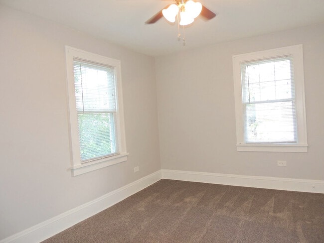 Building Photo - Completely Renovated 5 Bedroom - 1.5 Bath ...