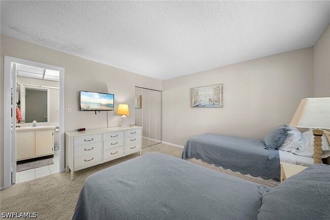 Building Photo - 400 Forest Lakes Blvd